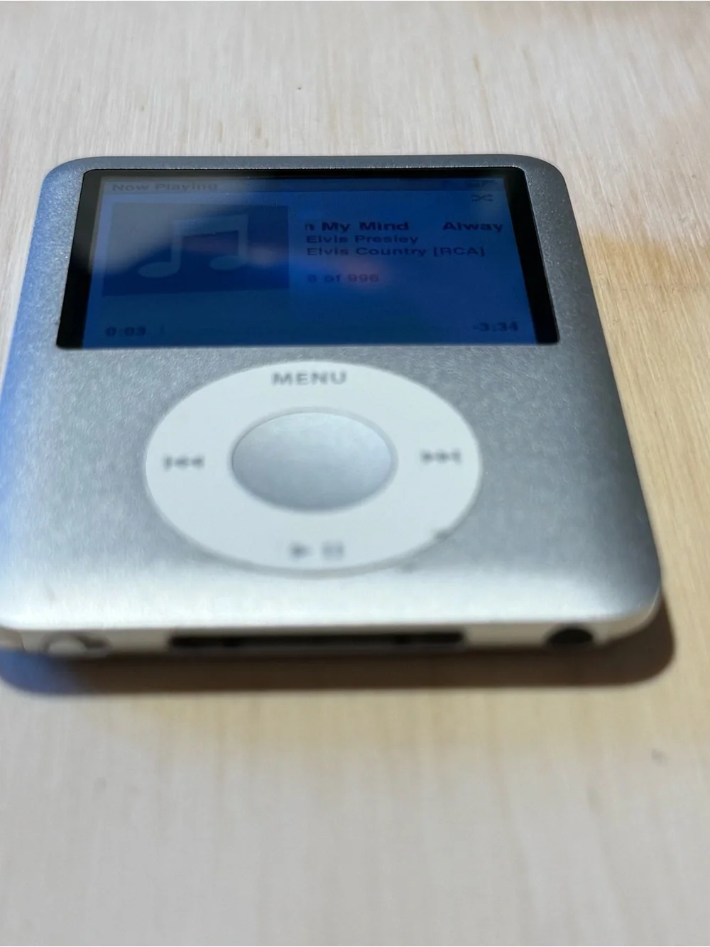 iPod Nano A1236 4GB Silver Tested Ok Battery 1-2Hr w/Charg-996-Songs Read Info!